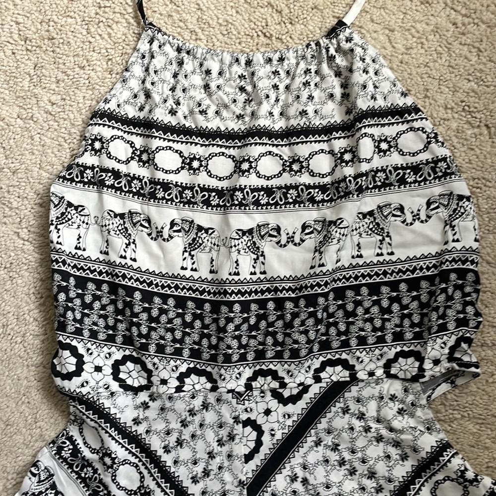 ✨NWOT Black & White Romper✨ - Picture 2 of 7